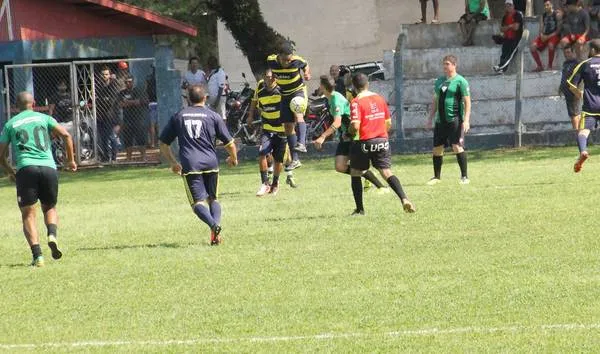 A Primeira Divisão do Campeonato Amador terá três jogos neste domingo - Foto: www.oesporte.com.br