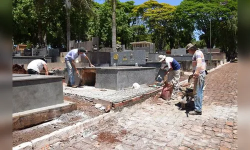 Reformas em cemitérios geram renda extra na região