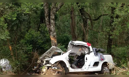 Acidente na PR-466 deixa 3 mortos e 2 feridos