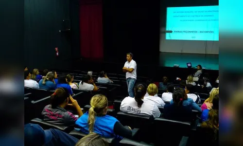 Arapongas capacita agentes no combate a escorpiões
