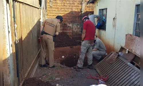Corpo de rapaz é localizado em fossa coberto de cal e terra