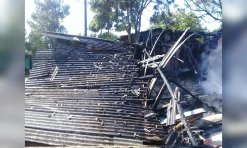 
							Incêndio deixa família sem casa em Ortigueira
						
						