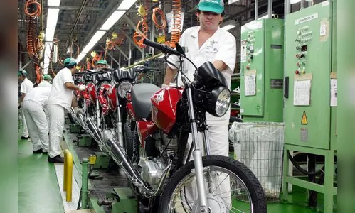 Número de trabalhadores em empresas de grande porte cai 29% em um ano