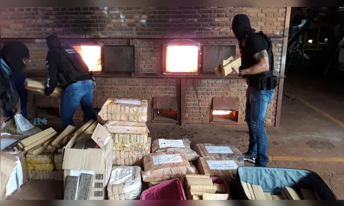 Polícia incinera mais de uma tonelada de drogas em Londrina 