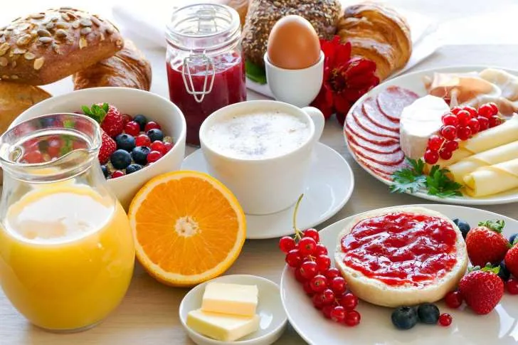 Café de manhã: ingerir ao menos de 20% das calorias do dia na primeira refeição evita acúmulo de gordura em artérias - © Thinkstock