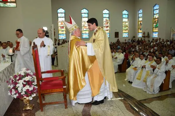 Padre Anderson Candido Bento foi ordenado no último domingo em Ivaiporã