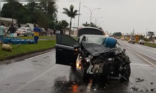 Carro ocupado por promotor de Justiça e família se envolve em acidente e três pessoas ficam feridas