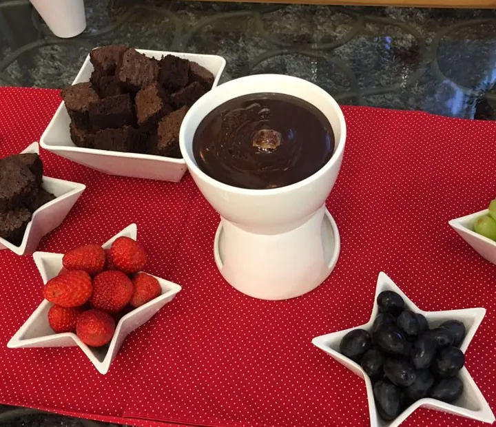 No dia nacional do chocolate aprenda a fazer um delicioso fondue