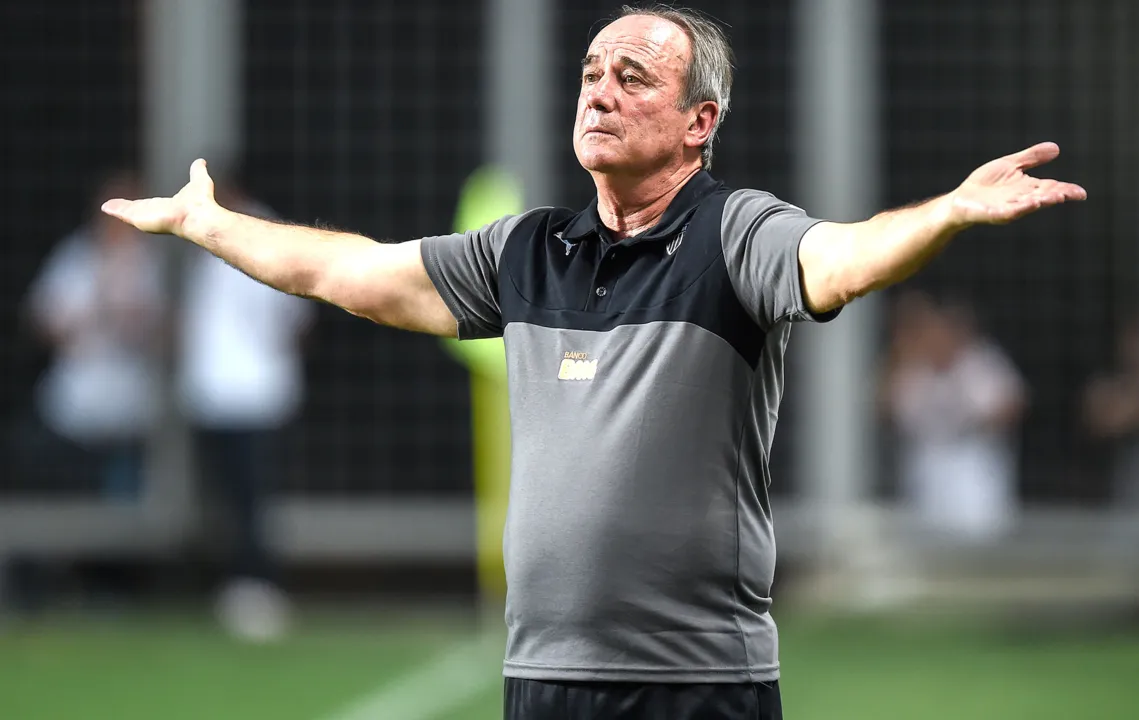 Após derrota no clássico, Santos demite o técnico Levir Culpi - Foto - Globoesporte