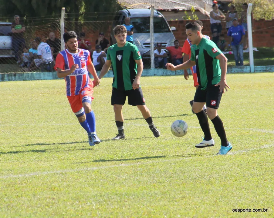 O Baiano FC, do meia Silvinho, estreou com vitória na segunda fase do Regional do Vale do Ivaí - Foto: www.oesporte.com.br