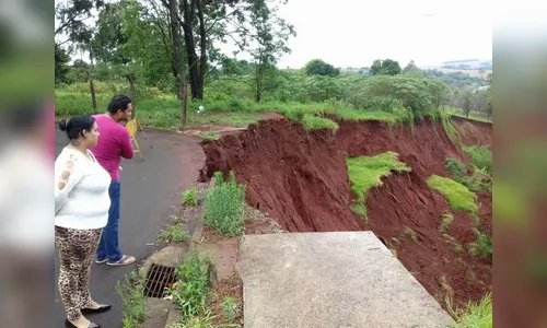 Chuvas aumentam cratera e preocupam moradores da zona norte de Arapongas