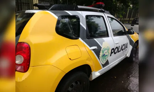   Dupla armada com faca assalta pedestre próximo ao terminal urbano