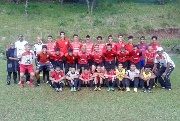 O time sub-17 do Gera na terça-feira fez amistoso com a Chapecoense em Santa Catarina - Foto: Divulgação