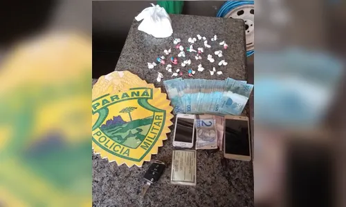 PM de Ivaiporã prende foragido e dois comparsas com 73 buchas e pacote com 139 gramas de cocaína