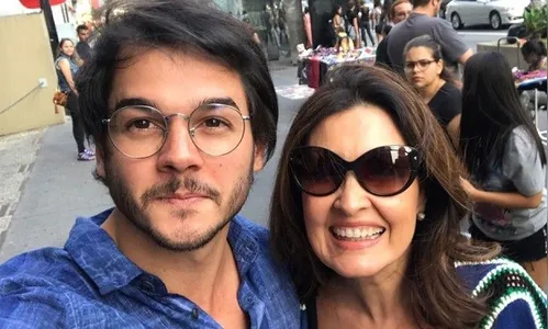Fátima Bernardes curte passeio de mãos dadas com Túlio Gadêlha