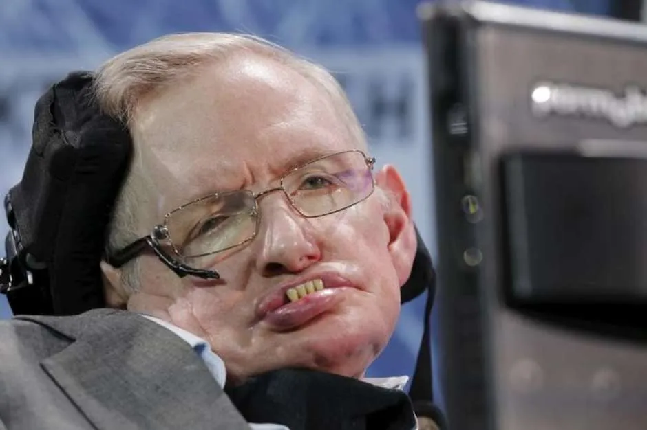Físico Stephen Hawking durante anúncio da iniciativa Breakthrough Starshot em Nova York, EUA, em 2016 Foto: Reuters