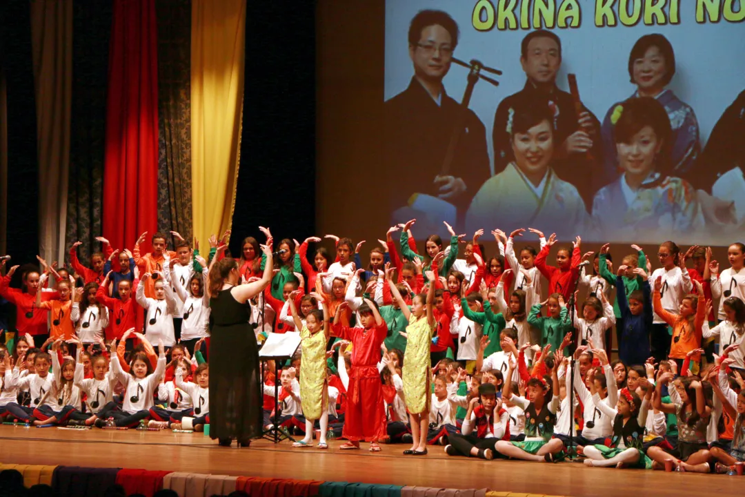 Alunos da rede municipal encantam o público durante apresentação musical