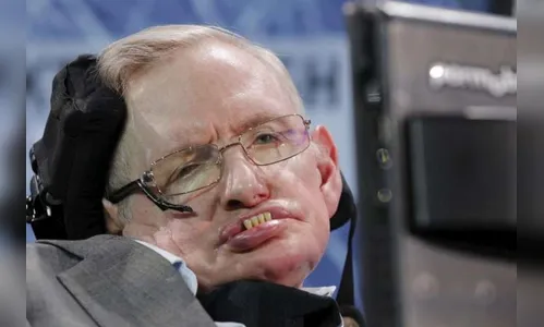 Stephen Hawking diz que tecnologia pode acabar com a pobreza