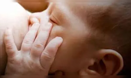 Recém-nascido com respiração bloqueada é salvo pelos bombeiros