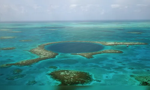 Mistério do buraco azul da Grande Barreira é revelado