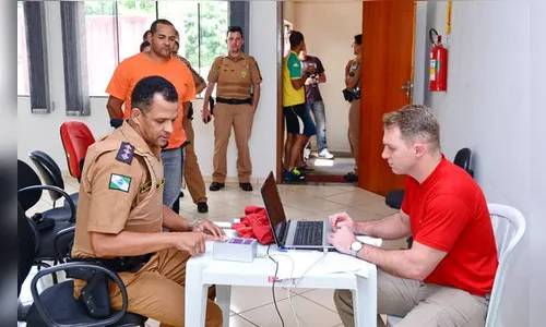 PMs e bombeiros fazem cadastro biométrico