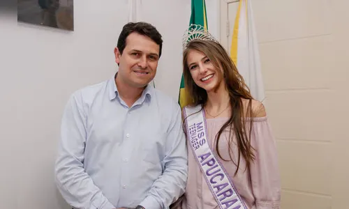 Miss Teenager é recebida na prefeitura de Apucarana