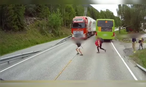 Motorista consegue evitar que menino fosse esmagado por caminhão; veja vídeo