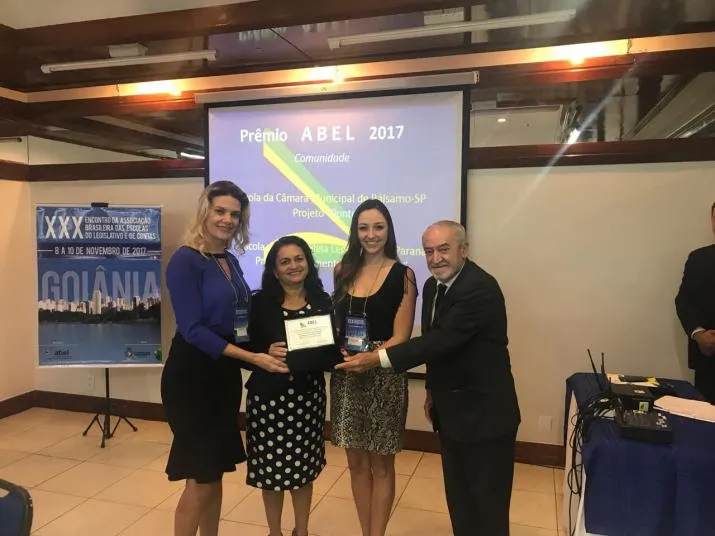Prêmio Abel concedido à Escola do Legislativo da Assembleia Legislativa do Paraná (Foto: Francis Fontoura Karam)