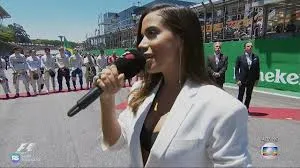 Anitta faturou R$ 300 mil para cantar 'Hino Nacional' no GP da Fórmula 1 em SP