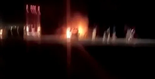 Carro pega fogo na Serra do Cadeado e 3 pessoas ficam feridas - Foto: Reprodução/YouTube