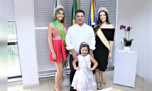 Prefeito recebe visita de representantes de Concurso de Beleza