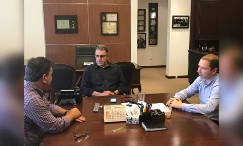 Prefeito se reúne com presidente da Cohapar
