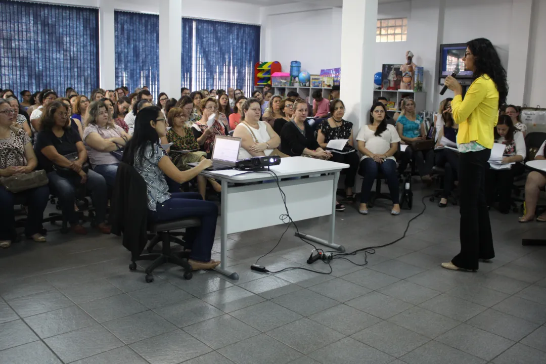 Apucarana realiza pré-conferência para avaliação do Plano Municipal de Educação