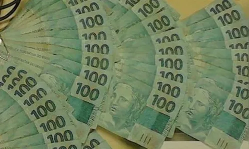 Mais de 2,6 milhões de contribuintes recebem hoje restituição do IR 2018