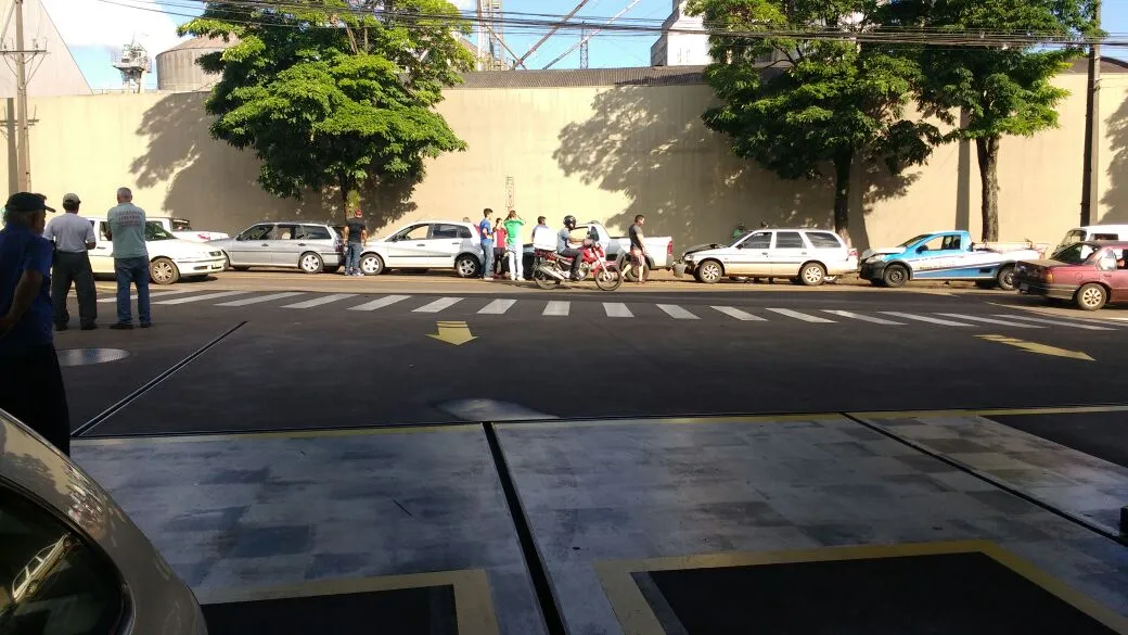 Engavetamento envolveu cinco veículos em Apucarana - Foto - Divulgação