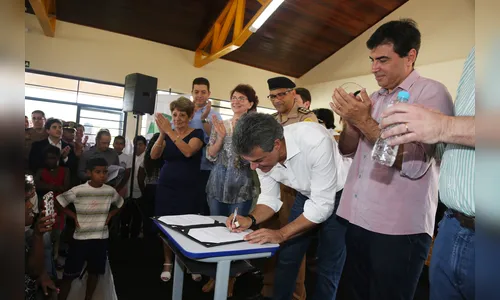 Richa inaugura nova escola e cria Colégio da PM em Londrina