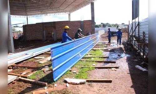 Diretor geral vistoria construção do novo prédio do Detran em Arapongas