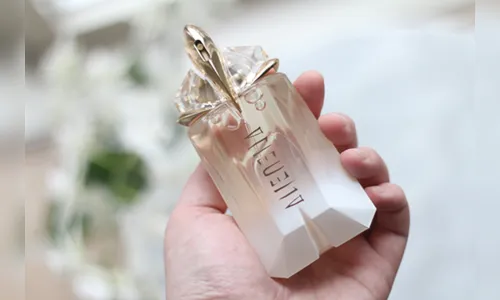 
							Confira as dicas de perfumes para presentear neste Natal 
						
						