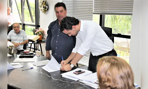 Prefeito de Arapongas se reúne com representantes de entidades