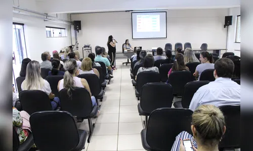 Profissionais da saúde participam de seminário em Arapongas