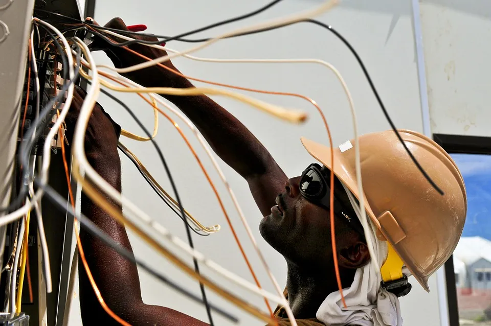 Agência do Trabalhador oferta vaga para  eletricista​, entre outras - imagem ilustrativa
