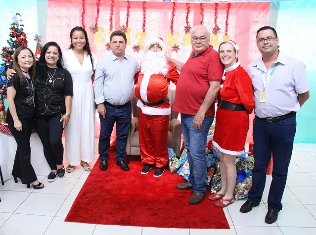 O prefeito de Arapongas, Sergio Onofre, participou do evento e destacou sua importância para manter vivo o espírito do Natal  - Foto: Divulgação
