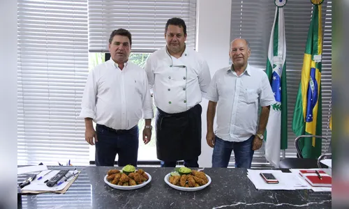Prefeito prova receita vencedora do Concurso Gastronômico Sabores de Arapongas