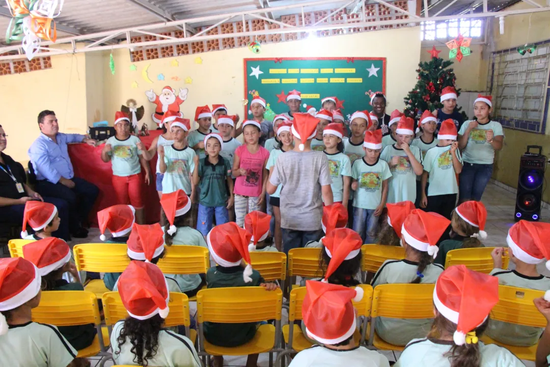 Alunos de Escola Rural participam da Campanha do Papai Noel dos Correios
