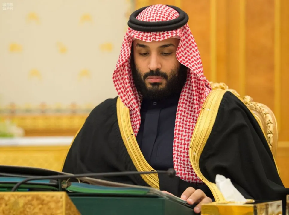 Príncipe da Arábia Saudita, Mohammed bin Salman, aguarda reunião de gabinete em 5 de dezembro (Foto: Saudi Press Agency/ Reuters )