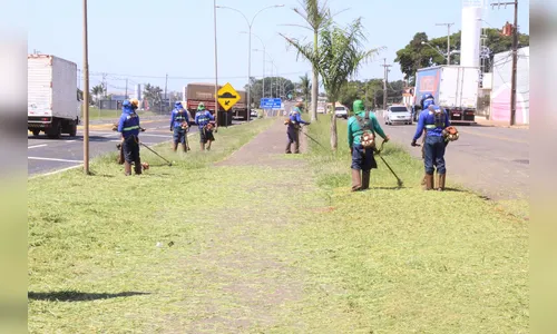 Secretaria de Meio Ambiente executa limpeza na Avenida Maracanã