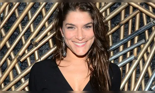 'Acredito no que é natural, sem retoques na vida', diz Priscila Fantin ao postar foto nua