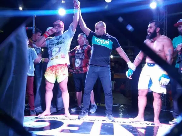 O apucaranense Flávio Magon conquistou a 18ª vitória no MMA - Foto: Divulgação