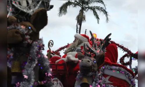 
							Papai Noel é alvo de pedradas de crianças ao ficar sem balas
						
						