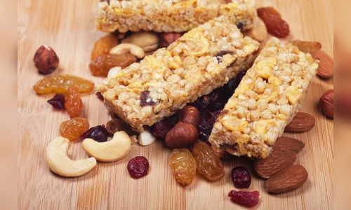 Alimentos como peito de peru, barrinha de cereal e biscoito de água e sal parecem ser saudáveis, mas não são